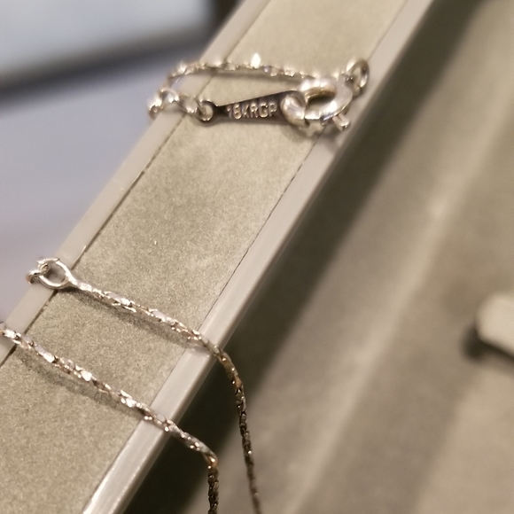 18kt gold chain necklace with blue ruby pendant - Picture 4 of 6